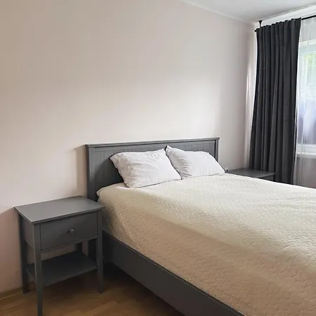 Modern Downtown With Free Parking And Wifi *